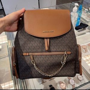 MICHAEL KORS JET SET ITEM LARGE CHAIN BACKPACK